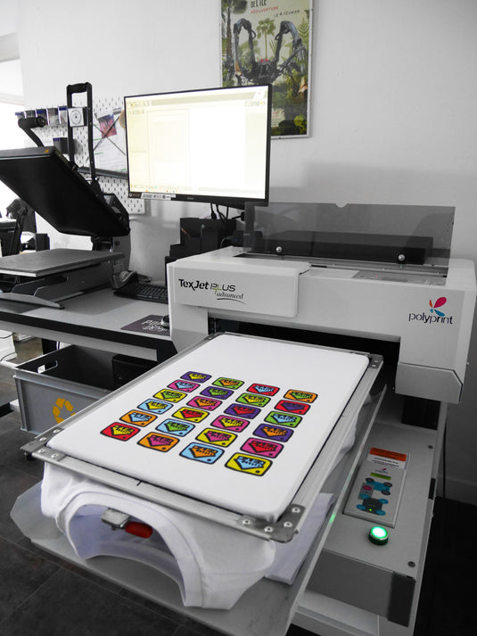 Imprimante numérique textile de marque Polyprint en fonctionnement